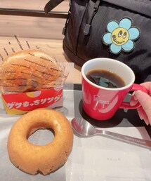 うさこのスウィーツ同盟会 | ザクもっちリング 明太ポテト&タマゴを初めて食べました🥚揚げパンだったー😂手前は大好きなオールドファッション🍩珈琲は絶対ブラック派☕️(その他)