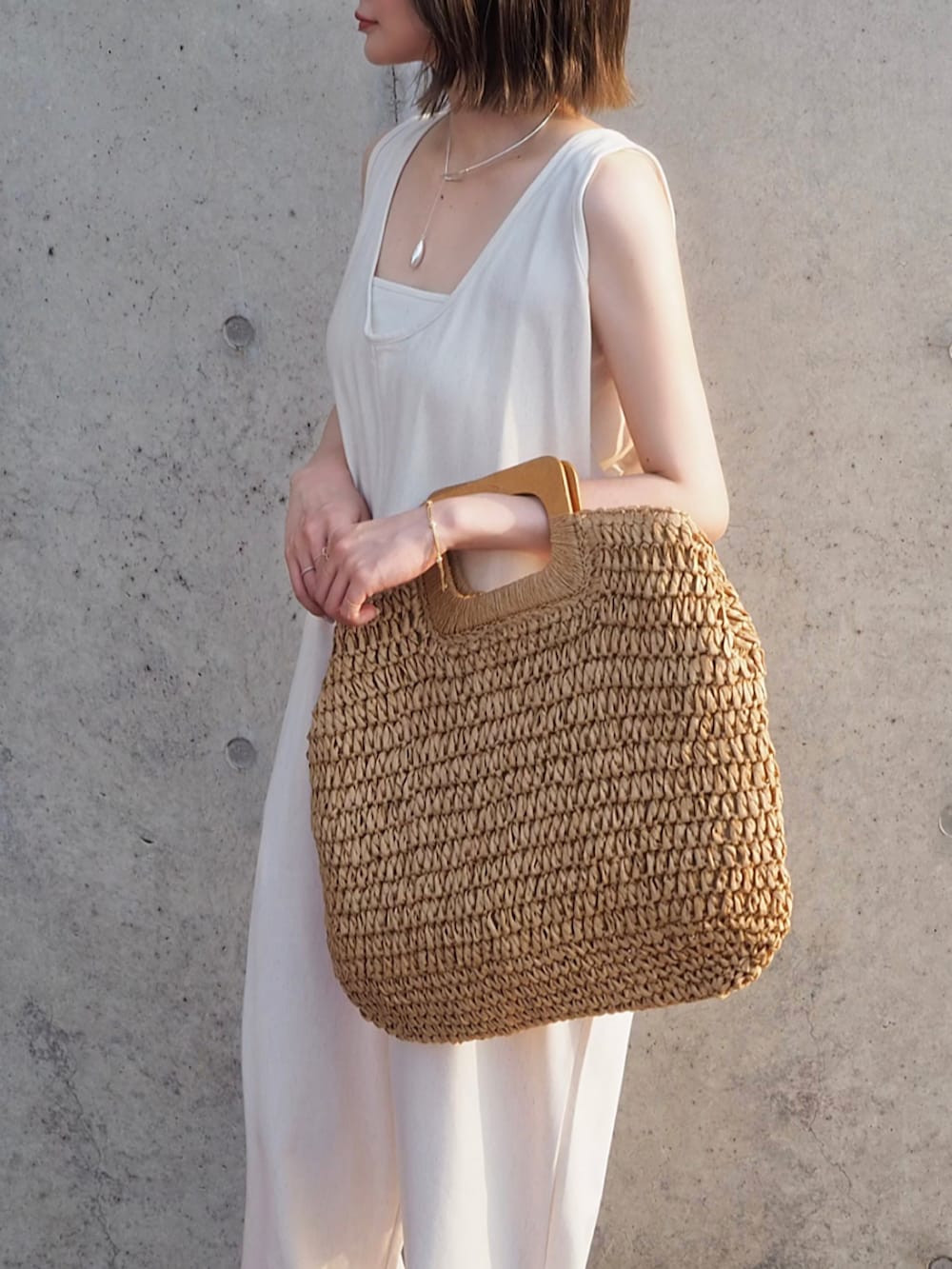 shino◡̈*❤︎さんの「u neck linen salopette（LAULEN）」を使ったコーディネートの4枚目の写真