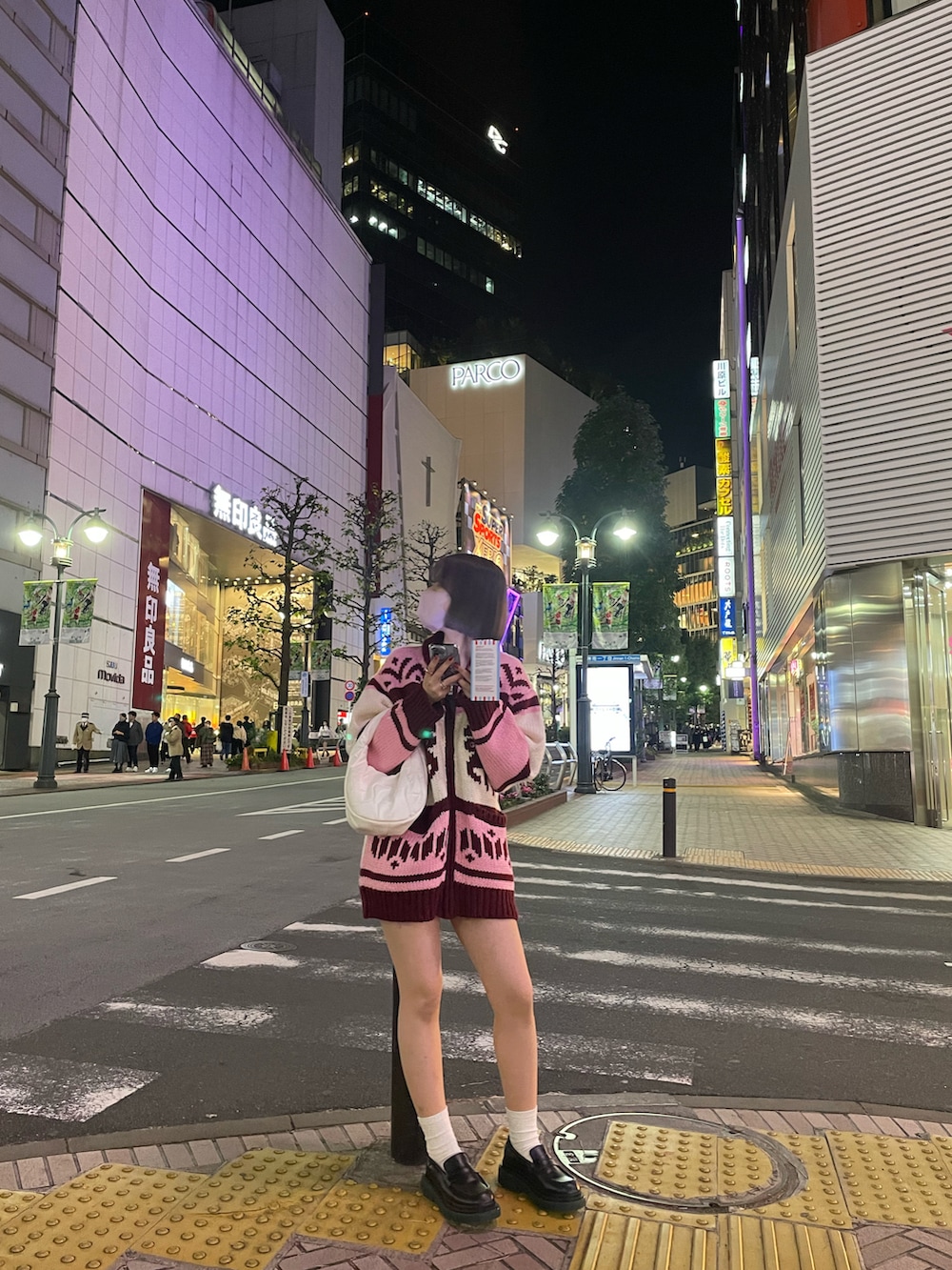「秋のコーデ、今日のコーデ、お洒落さんとつながりたい、未来のWEARISTAプロジェクト、休日スタイル、冬コーデ、楽チンコーデ、ピンク、カラーコーデ、ノルディック柄、ノルディックセーター、いいね、save、フォローお願いします🤑、x-girl、JEANASiS、birthdayroom」｜「X-girlのNORDIC KNIT CARDIGAN（ニット/セーター、ピンク系）」を使った、hnkさん（レディース・158cm）の秋コーディネートの2枚目の写真