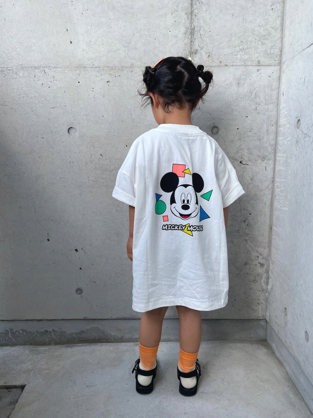 ioooさんの「Disney バックプリントTシャツ　112948（LOWRYS FARM）」を使ったコーディネートの2枚目の写真