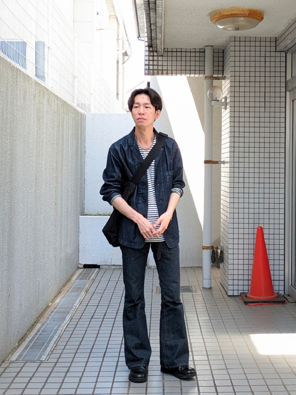 「今日のコーデ、春夏コーデ、シンプル、お洒落さんとつながりたい、いいね、save、フォローお願いします🤑、デニム、ボーダー、サンダル、し」｜「URBAN RESEARCHのアイテム（デニムジャケット、ブルー系）」を使った、 yujiさん（メンズ・176cm）の春コーディネートの2枚目の写真