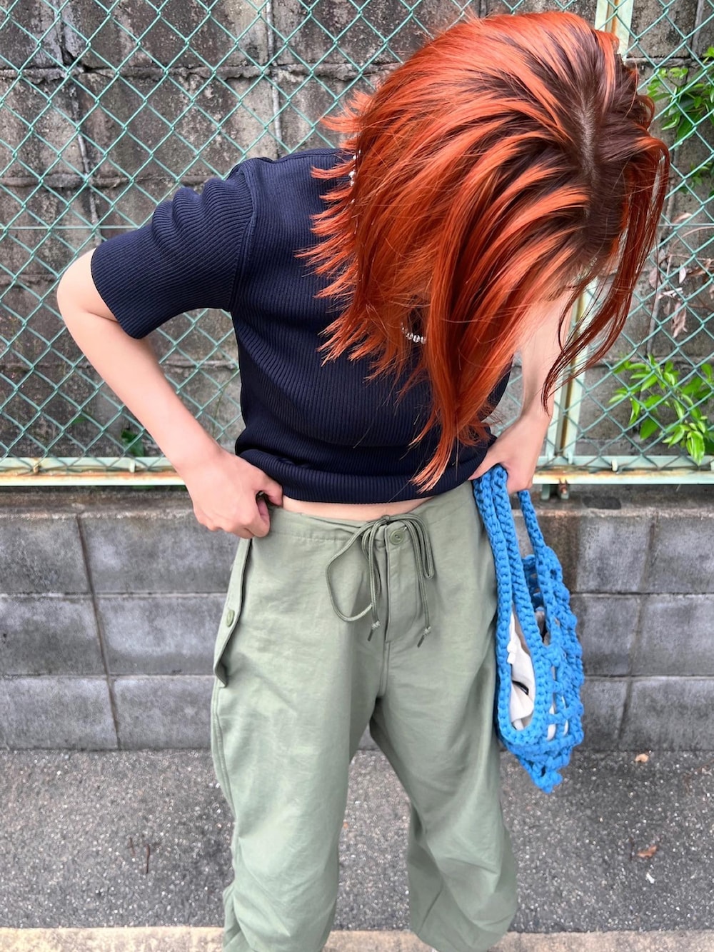 「バルーンパンツ、夏コーデ、夏、ootd、お出かけコーデ、シンプル、大人カジュアル、大人コーデ、おしゃれさんと繋がりたい、オトナカジュアル」｜「STUNNING LUREのアイテム（Tシャツ/カットソー、ブラック系）」を使った、じゅりさん（レディース・156cm）の夏コーディネートの2枚目の写真