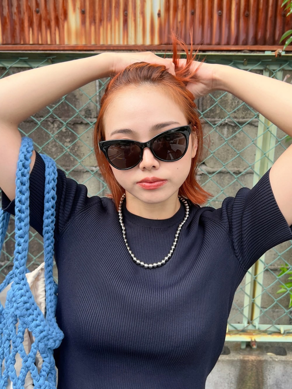 「バルーンパンツ、夏コーデ、夏、ootd、お出かけコーデ、シンプル、大人カジュアル、大人コーデ、おしゃれさんと繋がりたい、オトナカジュアル」｜「STUNNING LUREのアイテム（Tシャツ/カットソー、ブラック系）」を使った、じゅりさん（レディース・156cm）の夏コーディネートの3枚目の写真