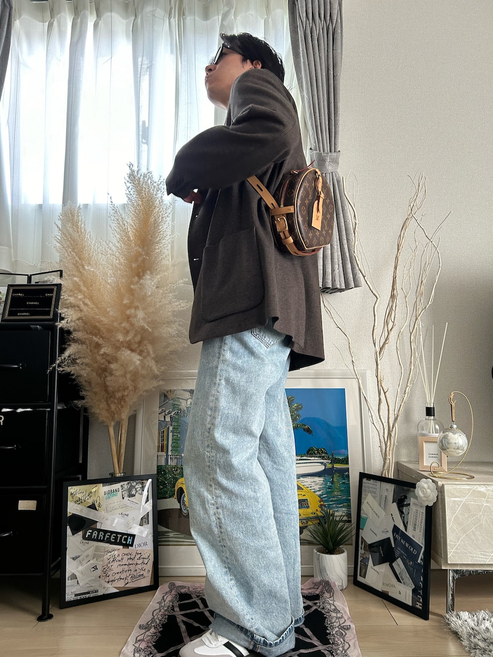 「ジャケット、UNIQLO、タートルネック、H&M、ワイドパンツ、adidas、スニーカー、サングラス、ショルダーバッグ、LOUIS  VUITTON、きれいめカジュアル、gentlemonster、ユニクロ、オーバーサイズ、シルバーアクセサリー」｜「gentle monsterのアイテム（サングラス、ブラック系）」を使った、つばささん（メンズ・165cm）の冬コーディネートの2枚目の写真
