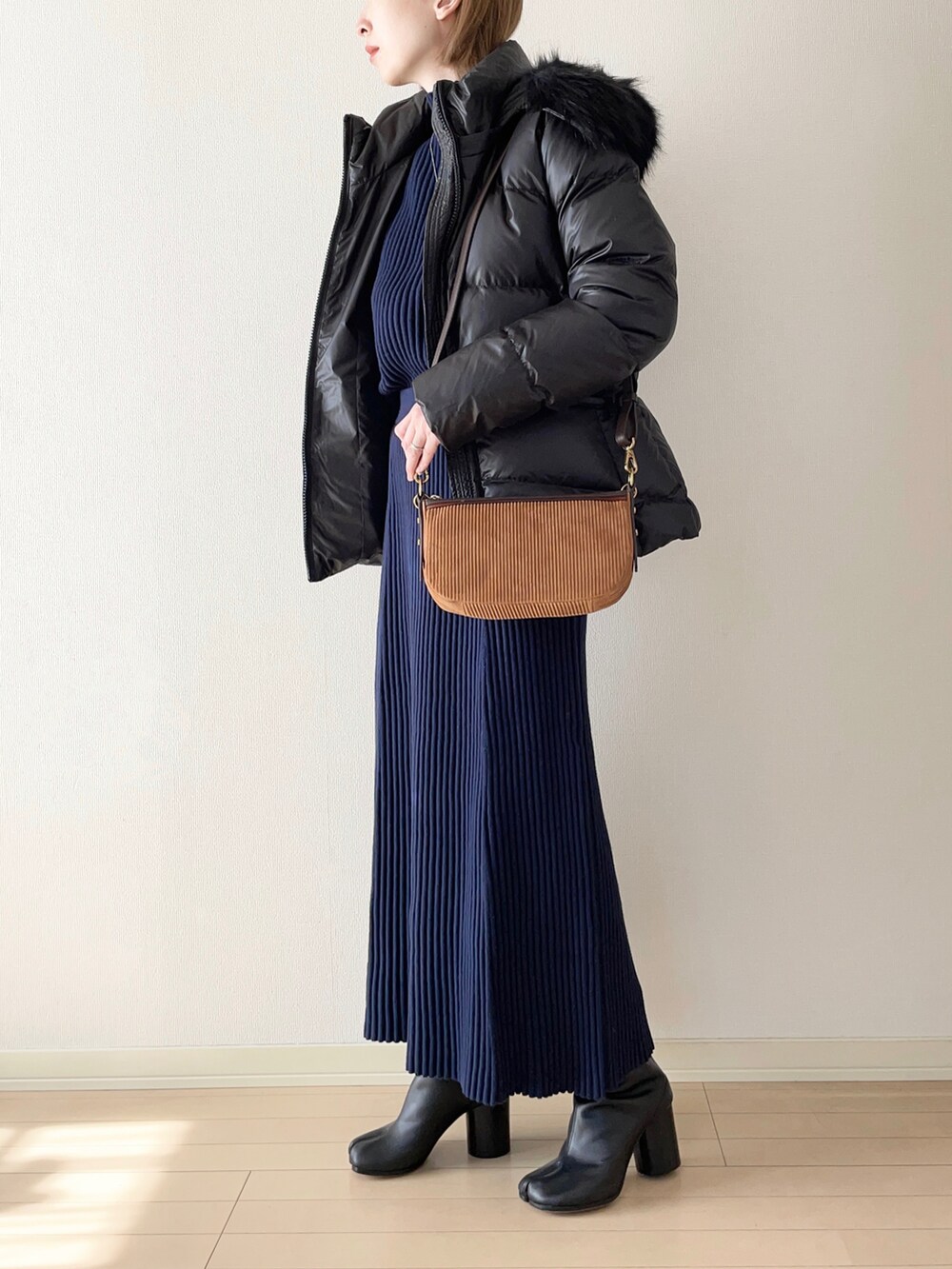 「Calvin Klein、カルバンクライン、renorm、リノーム、Fossil、FOSSILSTYLE、フォッシル、ダウンジャケット、セットアップ、リブニット、ショートブーツ、足袋ブーツ、ショルダーバッグ、秋コーデ、冬コーデ」|「Calvin Kleinのリアルダウンジャケット(ダウンジャケット/コート、ブラック系)」を使った、𝐀𝐍𝐘さん(レディース・156cm)の秋コーディネートの2枚目の写真
