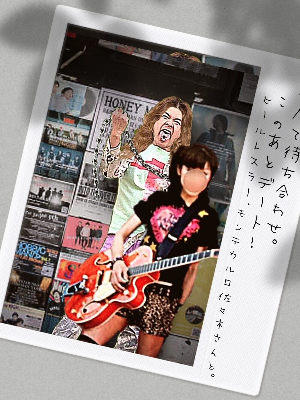 ブルー系のデニムパンツ、ブラック系のTシャツ/カットソー、グリーン系のシャツ/ブラウスを着用したメンズの春コーディネートの4枚目の写真