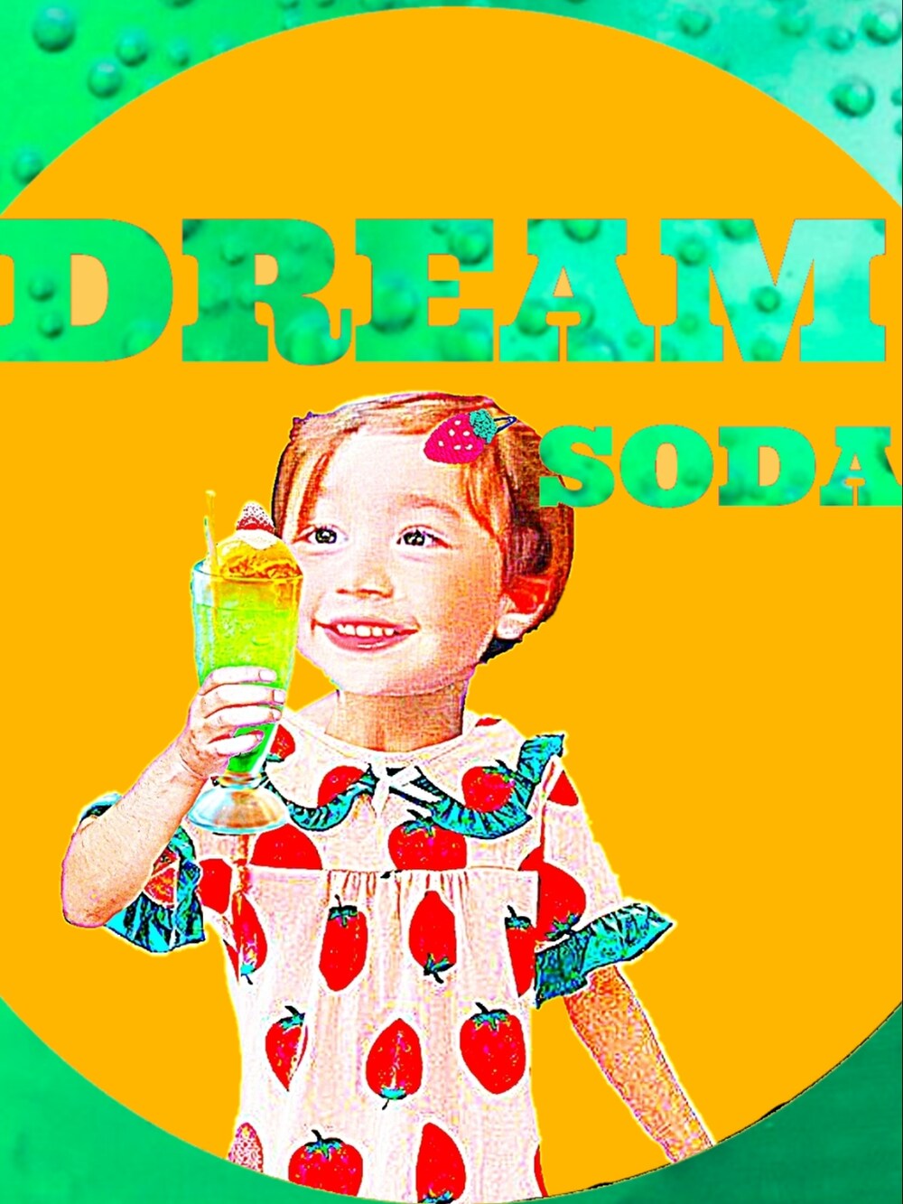 ピンク系のワンピース、レッド系のトートバッグ、イエロー系のTシャツ/カットソーを着用したメンズの夏コーディネートの2枚目の写真