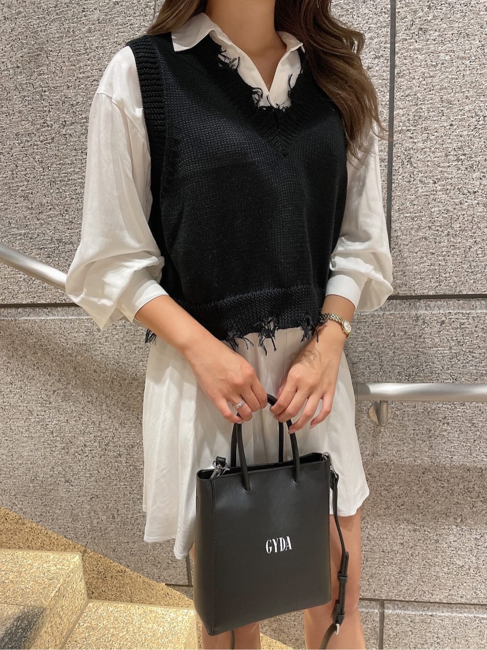 「GYDA、gydastaff、code、apparelstaff、fashion、デニム、ジェイダ、knit、ワンピース、ハット、シャツ、#gyda、158cmコーデ、選抜１」｜「GYDAのバックオープンシャツワンピース（ワンピース、ホワイト系）」を使った、aikaさん（レディース・158cm）の夏コーディネートの7枚目の写真