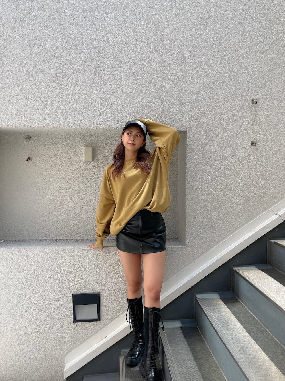 「GYDA、gydastaff、code、apparelstaff、fashion、ジェイダ、#gyda、選抜、158cmコーデ、選抜１、オーバーサイズ、プルオーバーカット、キャップ、トレーナー、スニーカー」｜「GYDAのニットドッキングインソールワークブーツ（ブーツ、ブラック系）」を使った、aikaさん（レディース・158cm）の秋コーディネートの2枚目の写真