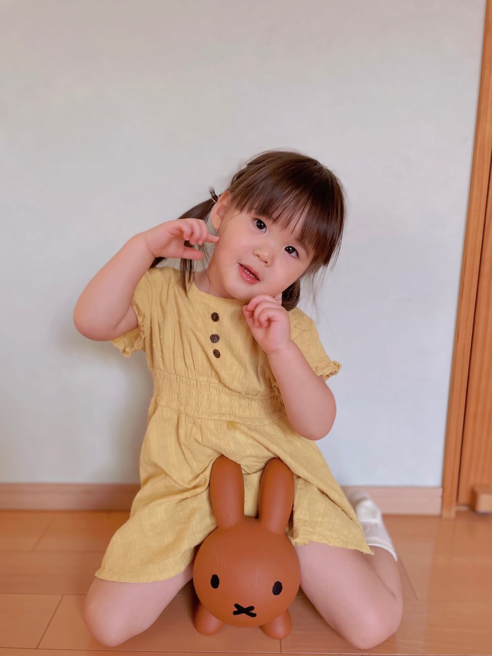 「ミッフィー、ワンピース、みつあみ、おしゃれさんと繋がりたい、キッズコーデ、夏コーデ」｜「西松屋のアイテム（レッグウェア、ホワイト系）」を使った、AMUさん（レディース・90cm）の夏コーディネートの4枚目の写真