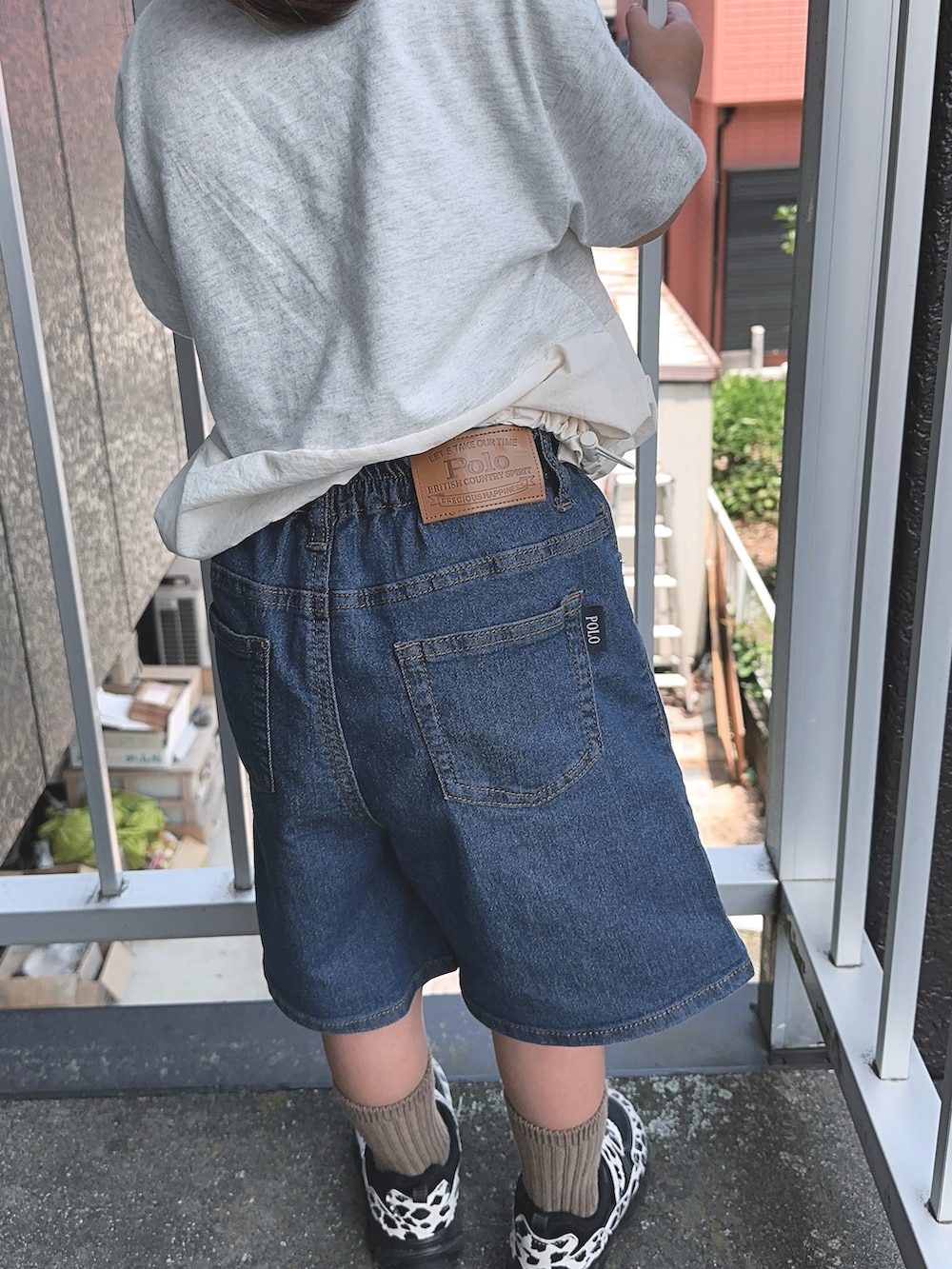 「シンプルスタイル、キッズコーデ、おんなのこ、夏コーデ、POLO、チャオパニックティピー(CIAOPANIC TYPY)、プチプラ、保育参観、4歳女の子」｜「POLOのアイテム（デニムパンツ、ブルー系）」を使った、AMUさん（レディース・90cm）の夏コーディネートの2枚目の写真