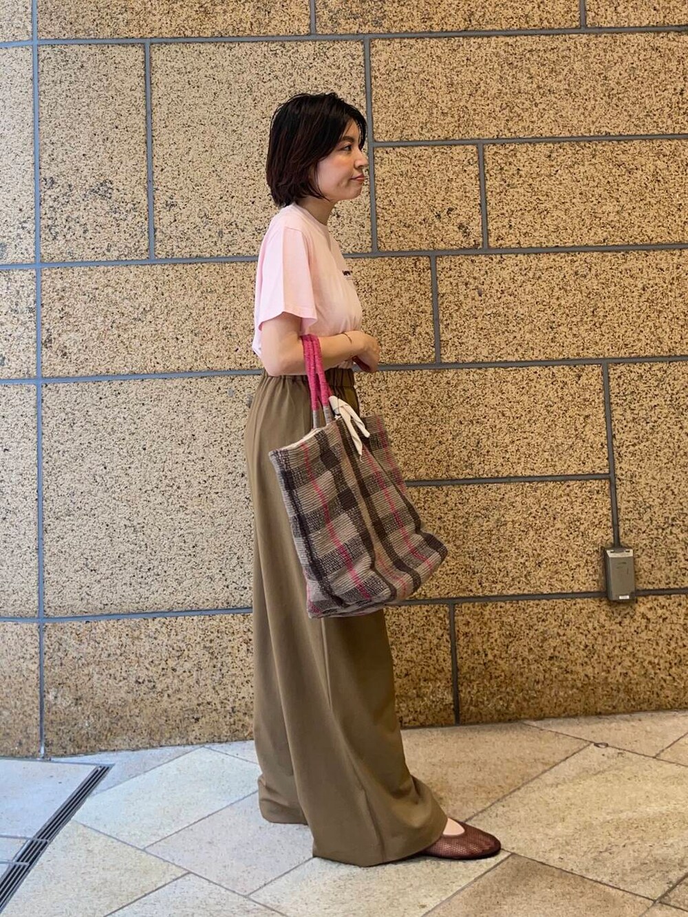 「doors、EKAL、f&s、なんばパークス、休日ラフコーデ」｜「VELETTOの『別注』VELETTO×DOORS　メッシュストラップシューズ（バレエシューズ、ブラウン系）」を使った、yuuuuuummmmmmmeさん（レディース・154cm）の夏コーディネートの2枚目の写真
