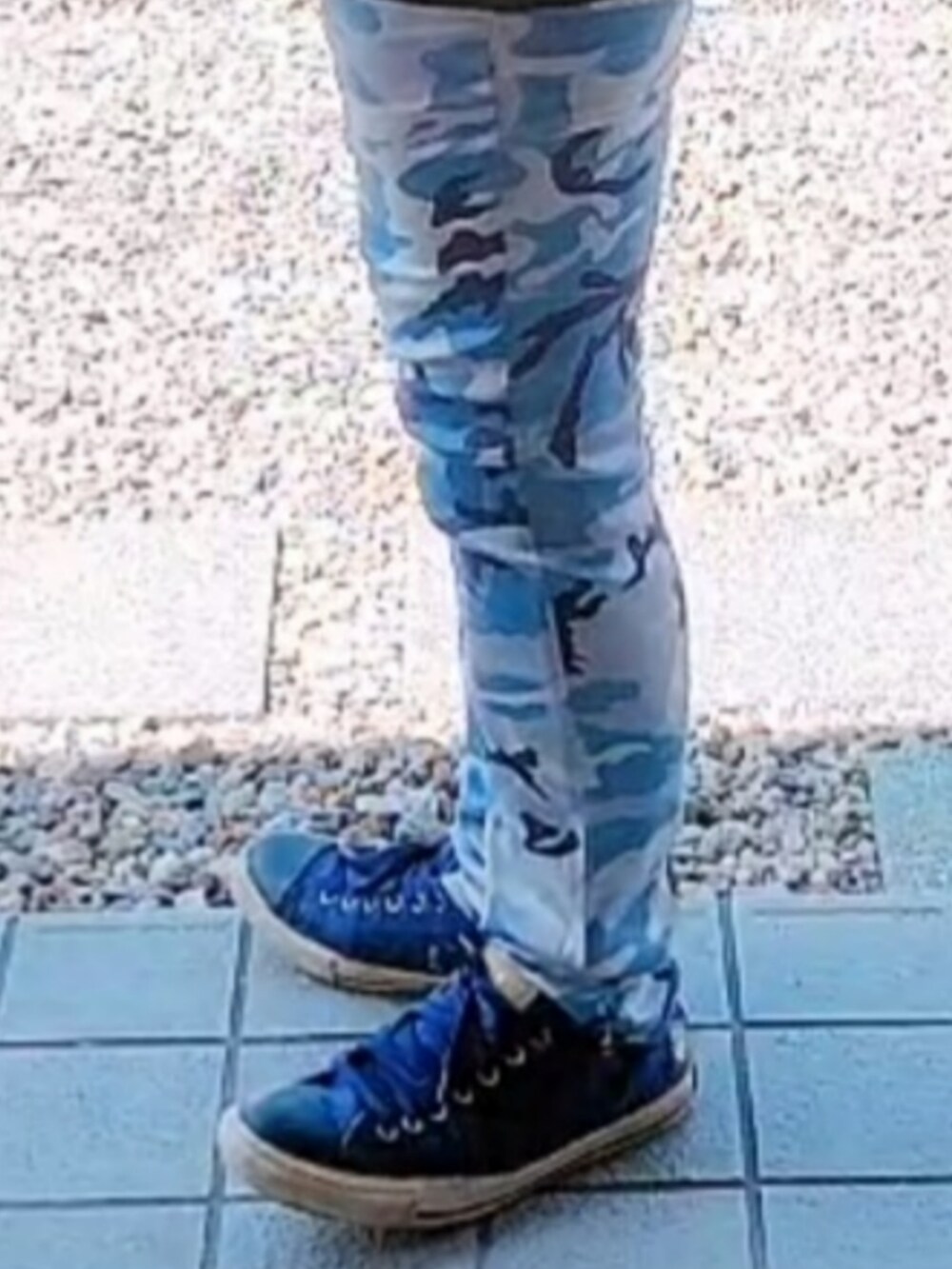 「90s、古着、古着MIX、モザイク柄、ジージャン、ストレッチパンツ、スリムパンツ、ハット、90'sスタイル、迷彩パンツ、柄×柄、秋服準備はじめました、レディース、レディース男子」｜「HIDE AND SEEKのアイテム（ハット、ブラック系）」を使った、Neggyさん（メンズ・165cm）の秋コーディネートの3枚目の写真
