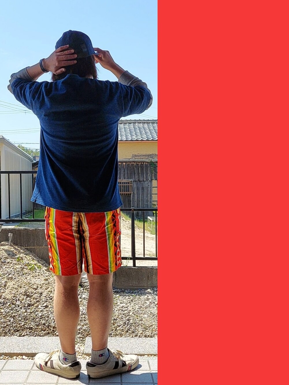 ブルー系のTシャツ/カットソー、グレー系のTシャツ/カットソー、その他のその他パンツを着用したメンズの春コーディネートの2枚目の写真