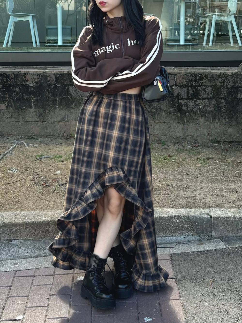 りなてぃさんの「【りなてぃコラボ】ハーフジップロゴスウェット/WEB/EC限定商品（Ambre Neige by りなてぃ）」を使ったコーディネートの3枚目の写真