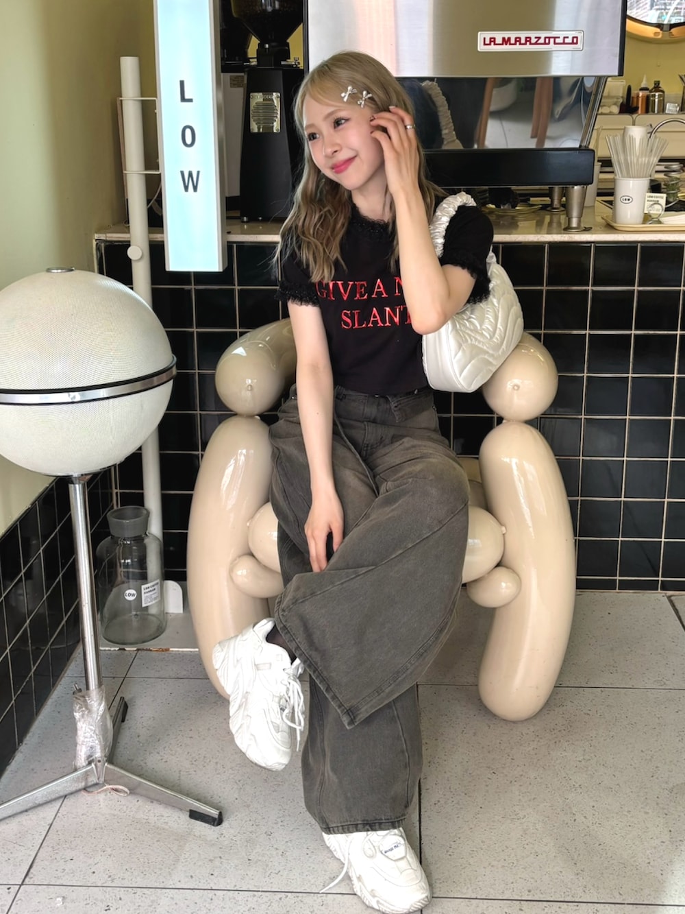 りなてぃさんの「メタルロゴレースフィットTシャツ（jouetie）」を使ったコーディネートの2枚目の写真
