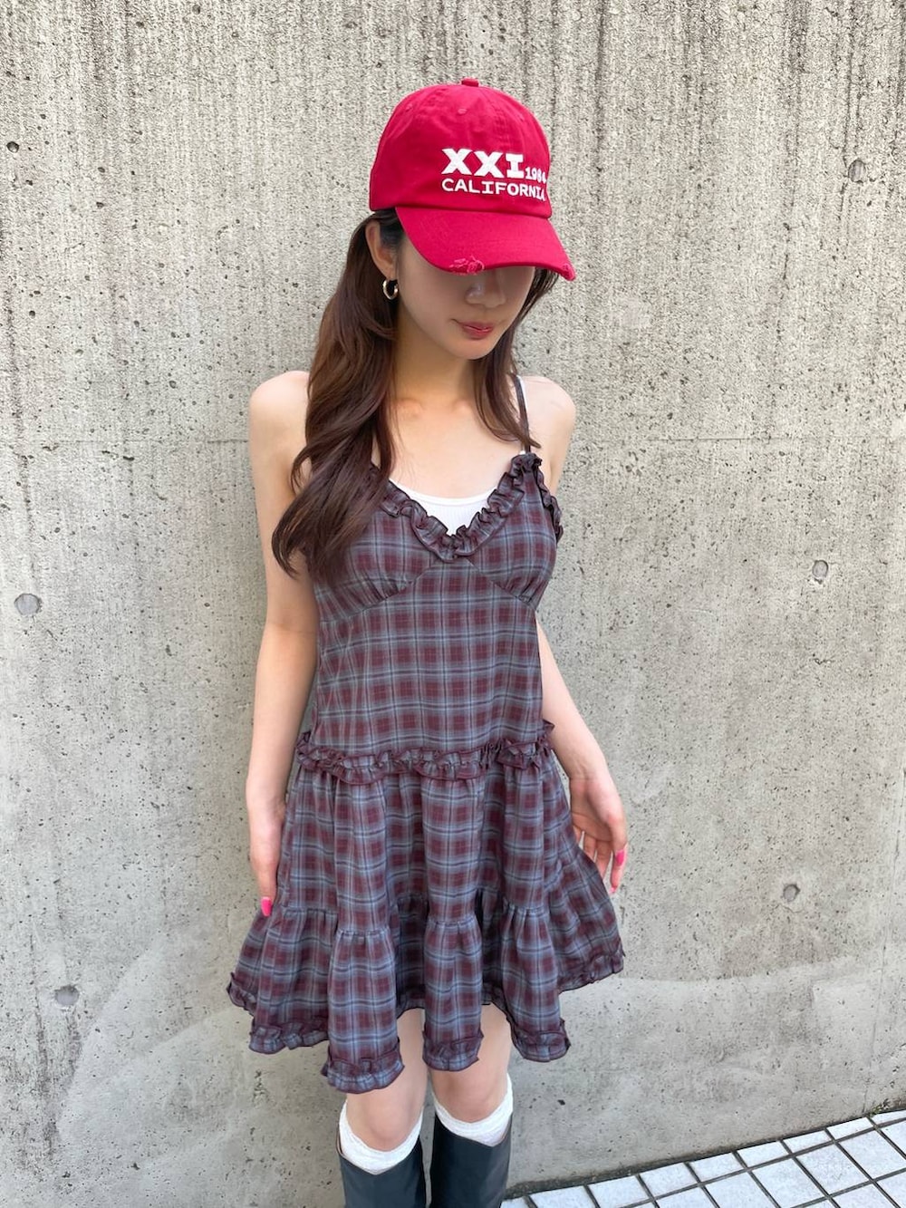 「高見え、高身長、きれいめ」｜「3.3 Field Trip の3.3 Field Trip／フリルチェックキャミワンピース（ワンピース、ブラウン系）」を使った、i0kv0iさん（レディース・165cm）の夏コーディネートの3枚目の写真