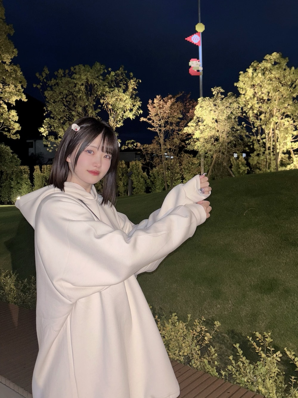 「BPMのアイテム（パーカー、ホワイト系）」を使った、𝕽さん（レディース・164cm）の冬コーディネートの2枚目の写真