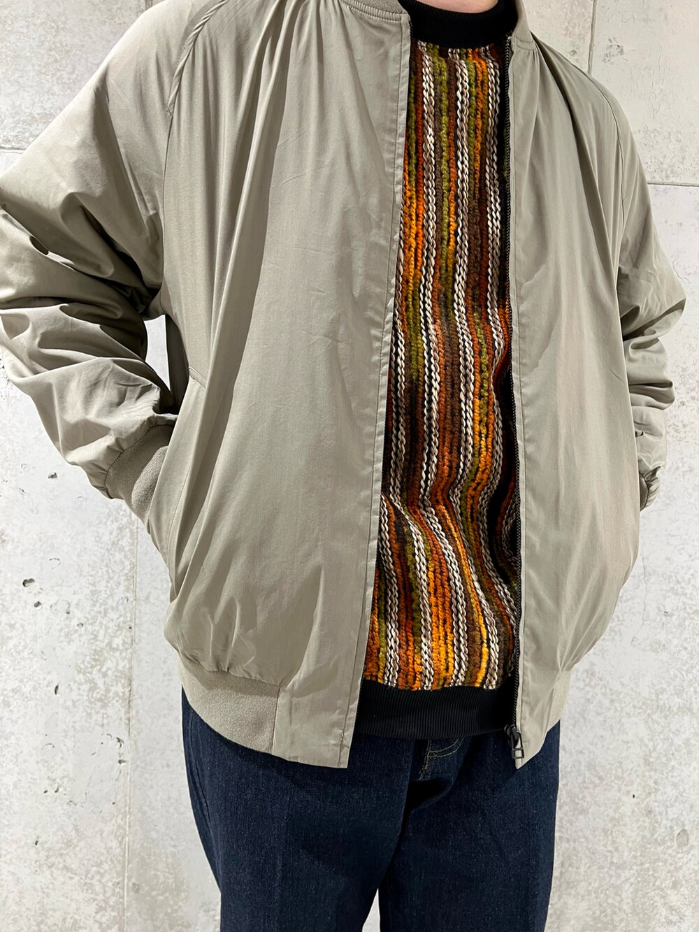 「スニーカー、デニム、シンプル、adidas、レイヤードスタイル、休日コーデ、春色、シンプルコーデ、春コーデ、URBAN RESEARCH、今日のコーデ、オトナカジュアル、Sonny　Label、ビビッドカラー、いいね、save、フォローお願いします🤑、ほめられ本命コーデ」｜「NEW ERAの『別注』New Era×Sonny Label　PCRetroCrown W 9FIFTY（キャップ、ブルー系）」を使った、Jun さん（メンズ・176cm）の冬コーディネートの5枚目の写真