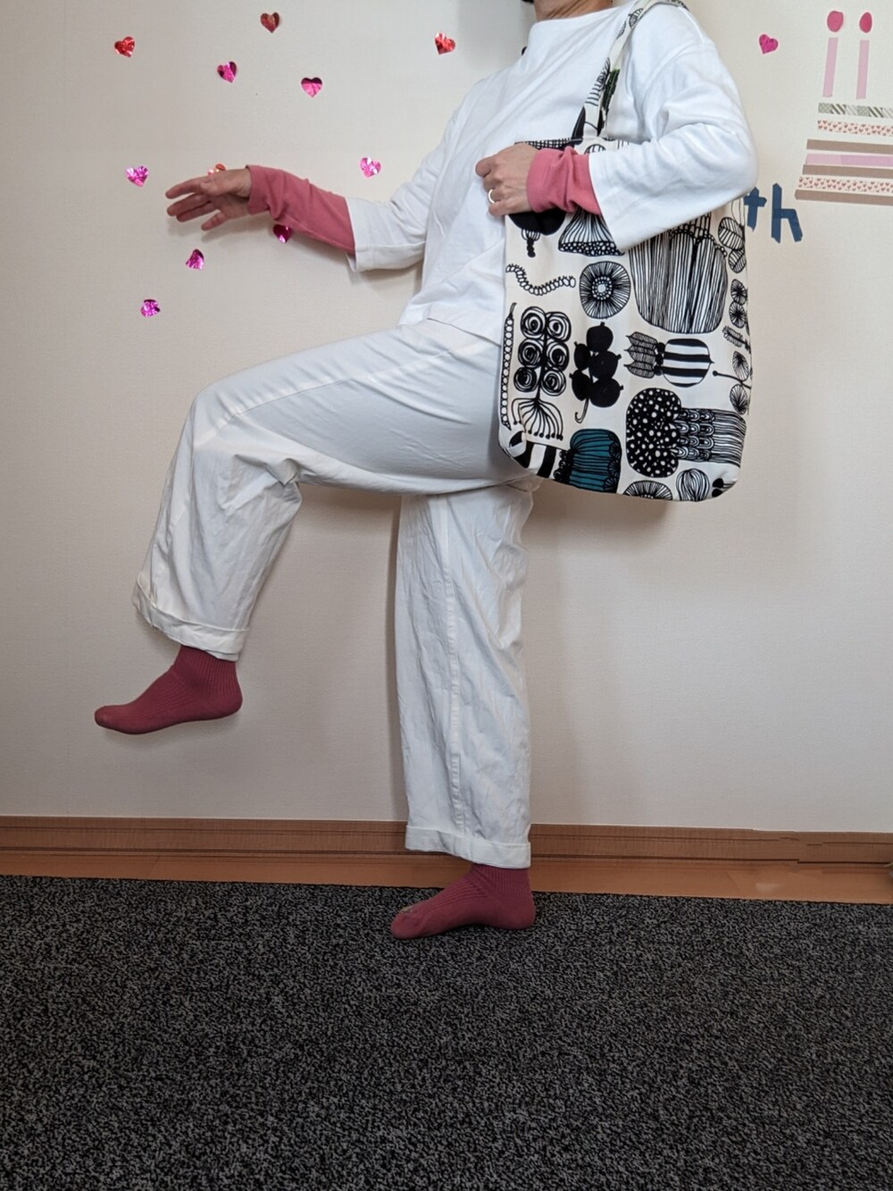 「mizuiroindのアイテム（ノーカラーコート、ベージュ系）」を使った、popotan724さん（キッズ・133cm）の春コーディネートの4枚目の写真