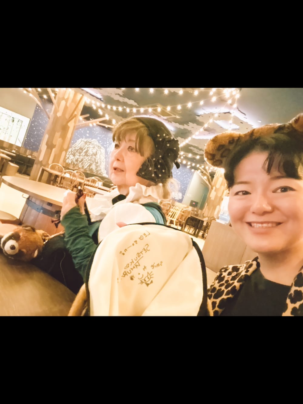 その他のテーラードジャケット、その他のその他パンツ、その他のスニーカーを着用したレディースの冬コーディネートの4枚目の写真