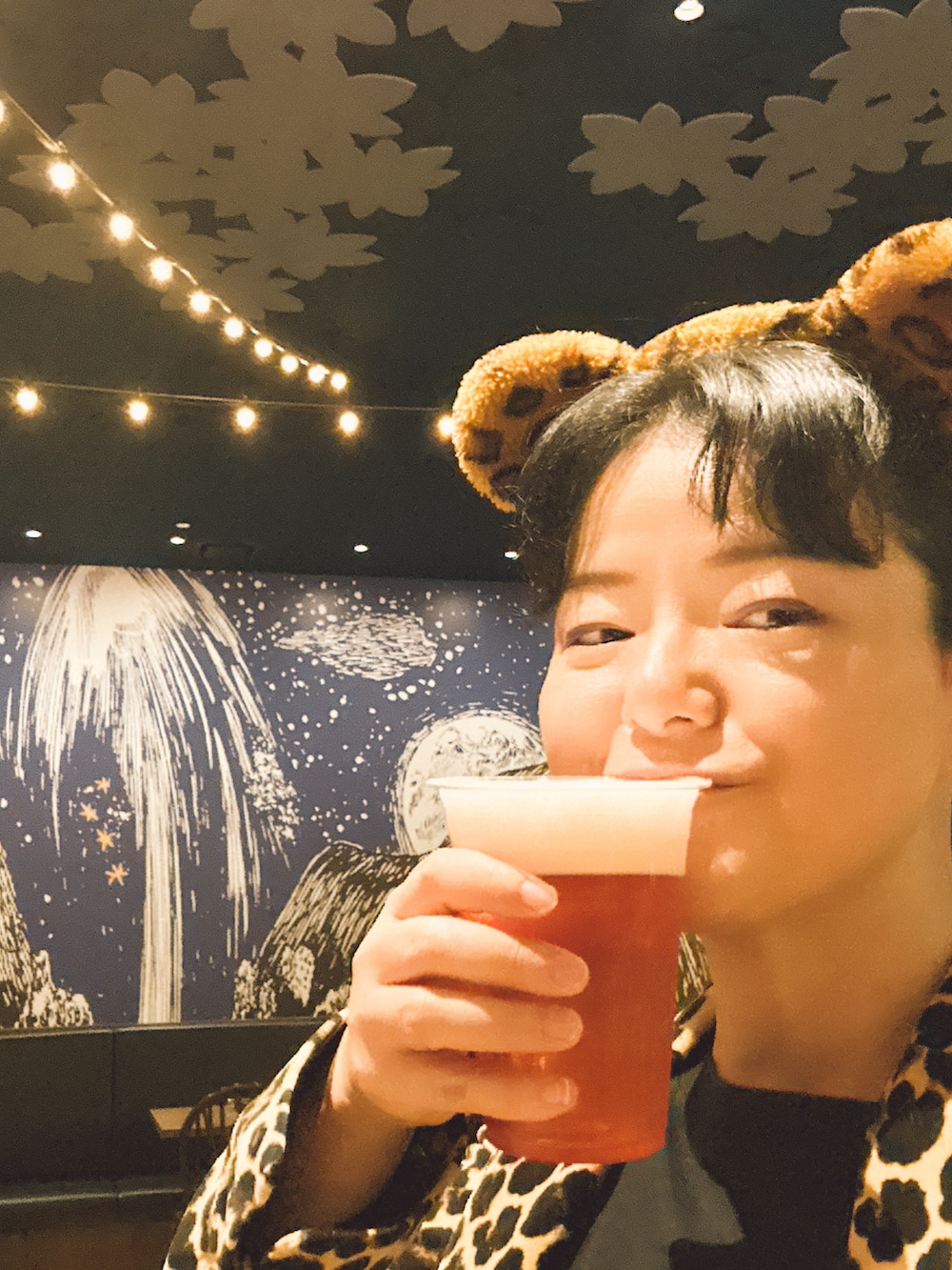 その他のテーラードジャケット、その他のその他パンツ、その他のスニーカーを着用したレディースの冬コーディネートの3枚目の写真