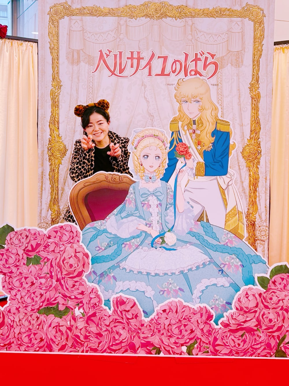 その他のテーラードジャケット、その他のその他パンツ、その他のヘアバンドを着用したレディースの春コーディネートの2枚目の写真