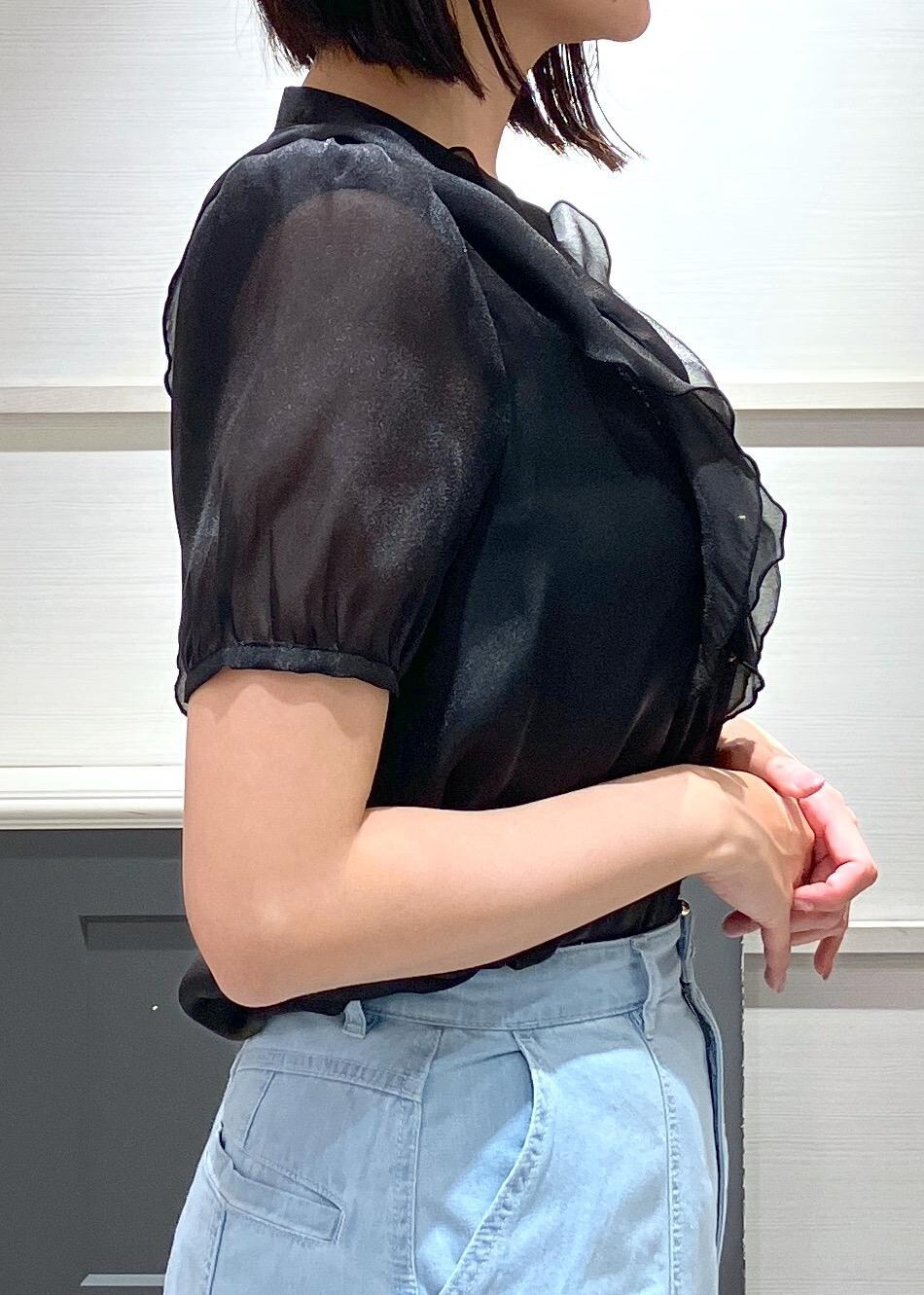 「羽織、初夏コーデ、夏コーデ、VIS、ストレート、イエベ秋、混合、高身長、トップス、シャツ/ブラウス、ジャケット/アウター、テーラードジャケット、スカート、デニムスカート、バッグ」｜「VISの【新色追加】【美easy】リネンライクリラックスジャケット【接触冷感/洗える】【セットアップ対応】（テーラードジャケット、ホワイト系）」を使った、mikusonvisさん（レディース・168cm）の春コーディネートの5枚目の写真