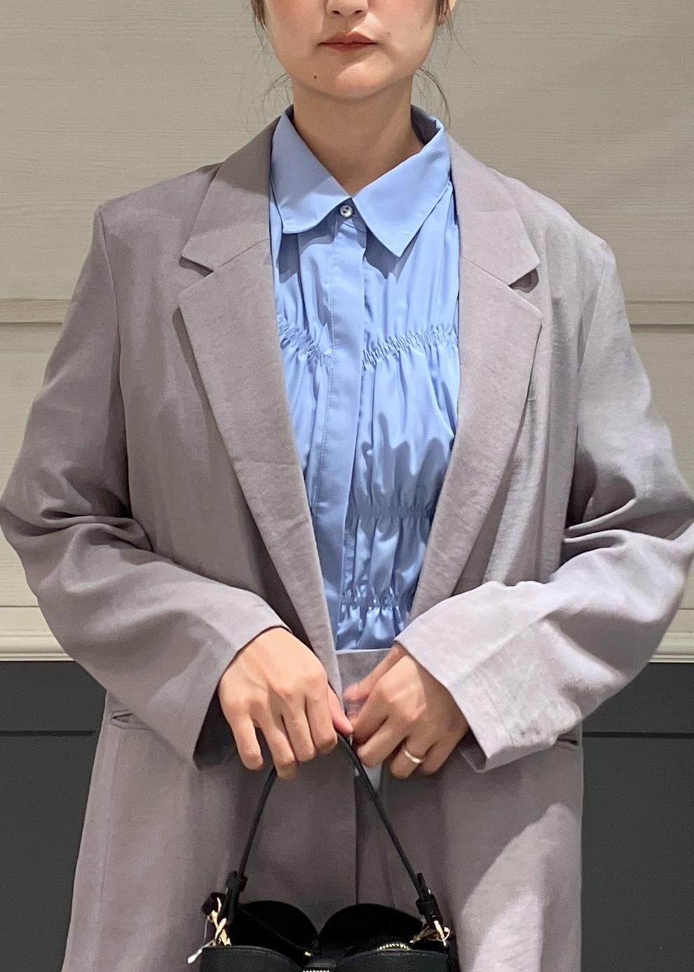 「羽織り、シャツ、ブラウス、グレー、長袖、ジャケット、テーラード、ダブルボタン、ワイド、十分丈、センタープレス、ブラック、フラット、初秋コーデ、秋コーデ」｜「VISの【累計40,000点突破】美easyリネンライクワイド/スラックスパンツ【接触冷感・洗える】（スラックス、グレー系）」を使った、mikusonvisさん（レディース・168cm）の夏コーディネートの5枚目の写真