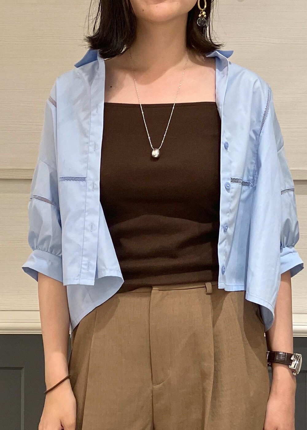 「レース、レーストップス、短丈、ハートバッグ、ハートカット、ウォッシャブル、アンサンブル、プチプラ、きれいめカジュアル、ブラウス、シャツ、ライトブルー、ボリュームスリーブ、ブラウン、キャミソール」｜「Juzeのストラップヒールサンダル（サンダル、ホワイト系）」を使った、mikusonvisさん（レディース・168cm）の夏コーディネートの4枚目の写真
