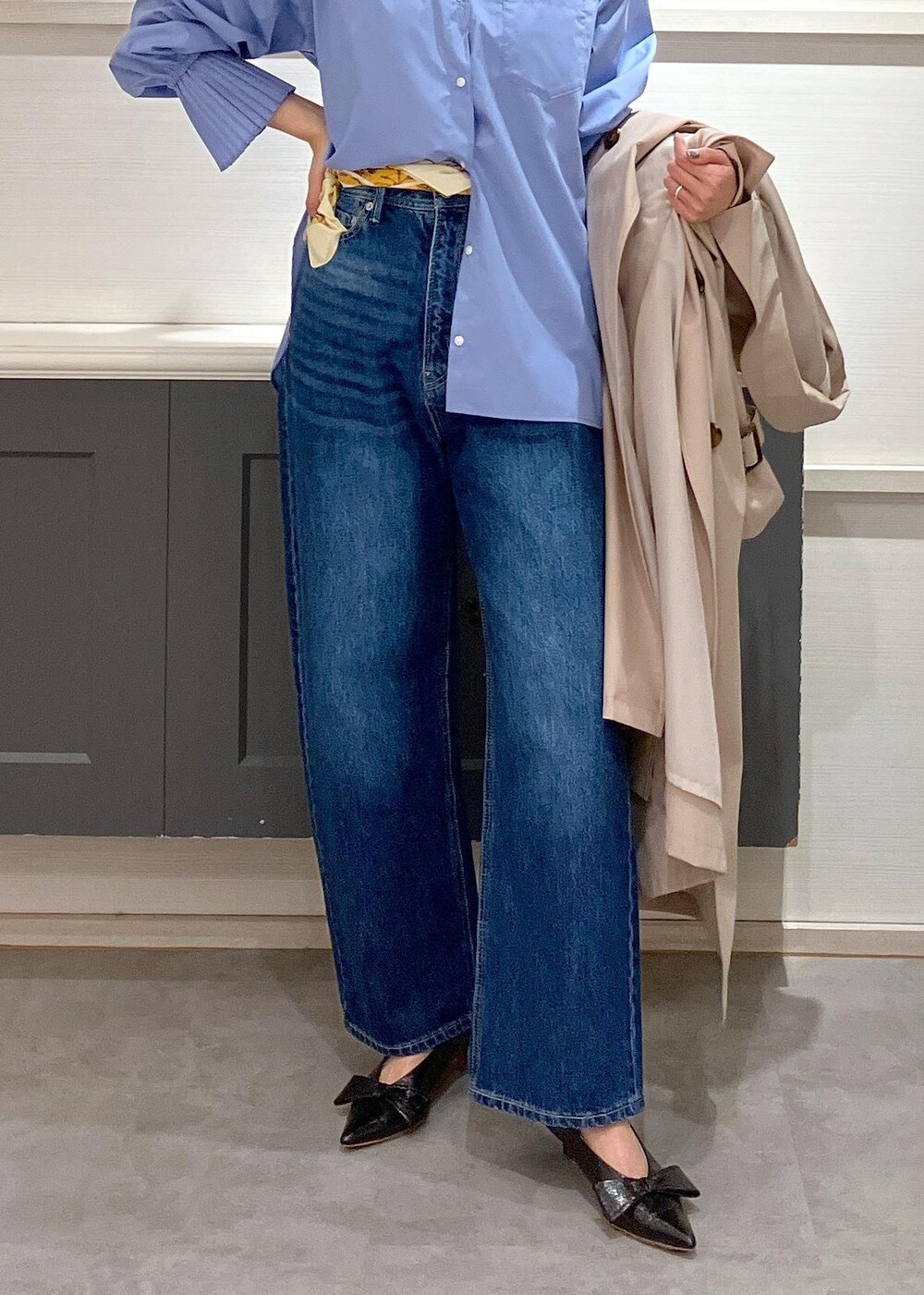 「羽織、初春コーデ、春コーデ、VIS、ストレート、イエベ秋、混合、高身長、トップス、シャツ/ブラウス、ジャケット/アウター、トレンチコート、パンツ、デニムパンツ、バッグ」｜「Juzeの【ご好評につき追加生産】ビッグリボンパンプス（パンプス、ブラック系）」を使った、mikusonvisさん（レディース・168cm）の春コーディネートの9枚目の写真