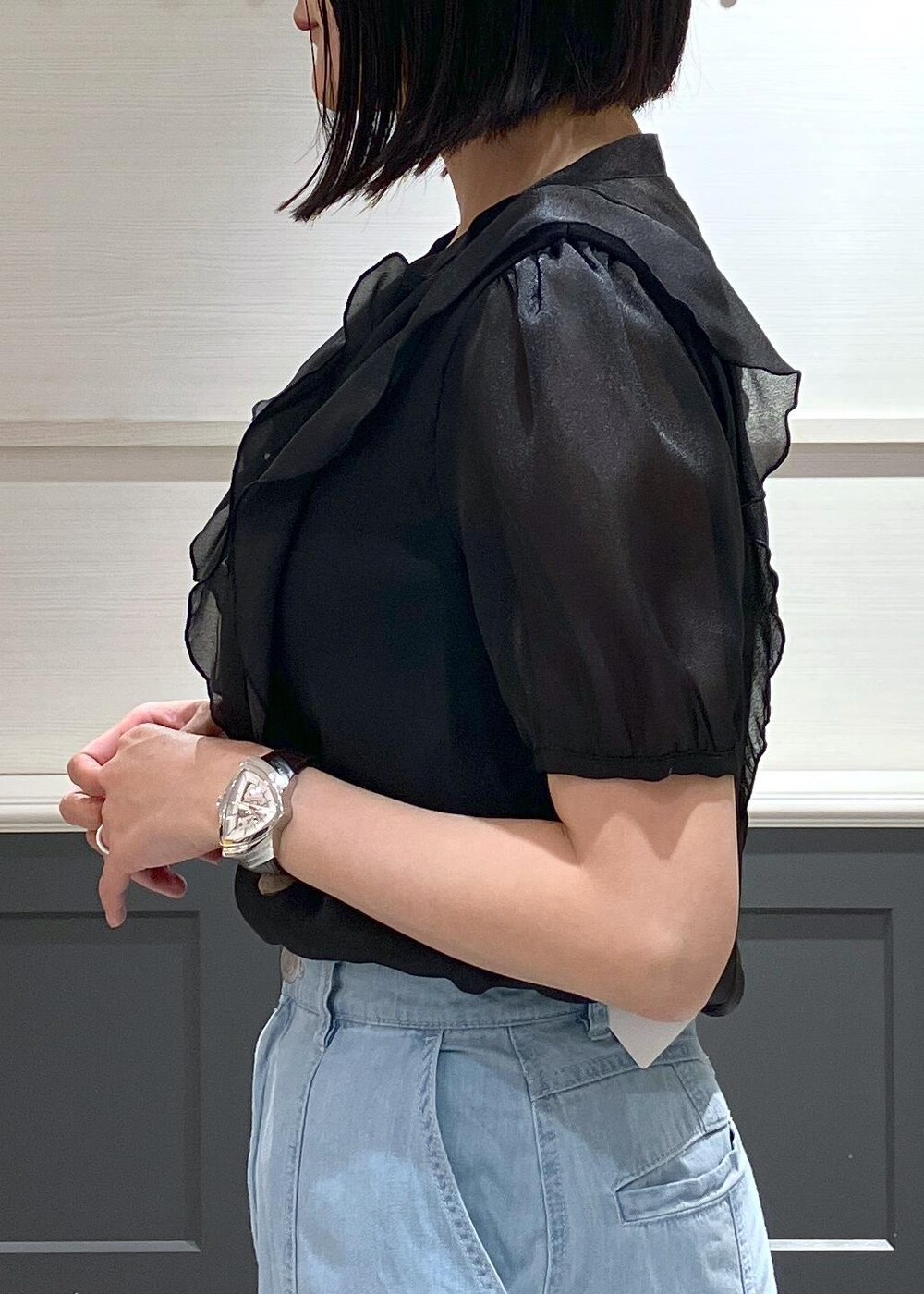 「羽織、初夏コーデ、夏コーデ、VIS、ストレート、イエベ秋、混合、高身長、トップス、シャツ/ブラウス、ジャケット/アウター、テーラードジャケット、スカート、デニムスカート、バッグ」｜「VISの【新色追加】【美easy】リネンライクリラックスジャケット【接触冷感/洗える】【セットアップ対応】（テーラードジャケット、ホワイト系）」を使った、mikusonvisさん（レディース・168cm）の春コーディネートの6枚目の写真