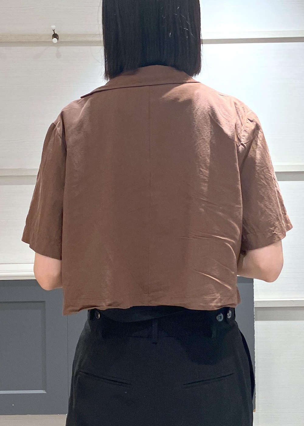 「初夏コーデ、夏コーデ、デートコーデ、お出かけコーデ、女子会コーデ、大人カジュアル、パンツスタイル、ヘルシーコーデ、メンズライク、VIS、ストレート、イエベ秋、混合、高身長、トップス」｜「VISのアソートミックスチェーンネックレス（ネックレス、ゴールド系）」を使った、mikusonvisさん（レディース・168cm）の夏コーディネートの6枚目の写真