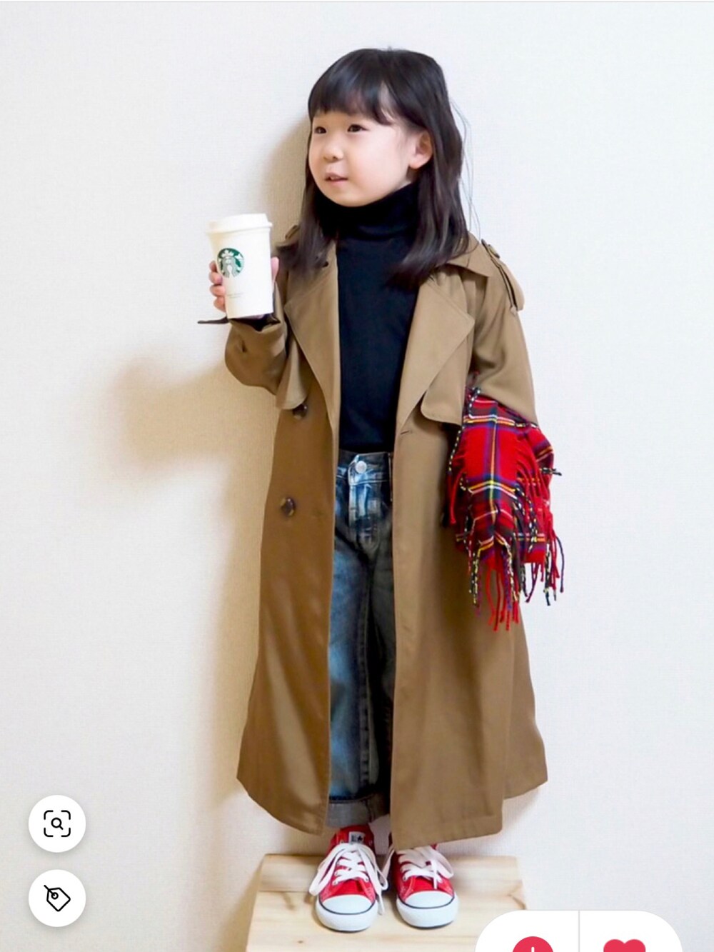 「私の推しブランド、プチプラ、タートルネック、タックイン、シンプルコーデ、きれいめカジュアル、コンバース、冬コーデ、トレンチコート、デニムパンツ、休日スタイル、ビッグシルエット、モード、カジュアルコーデ、チェック」｜「BREEZEのタートルニット（ニット/セーター、ブラック系）」を使った、moon☺︎さん（キッズ・123cm）の冬コーディネートの2枚目の写真
