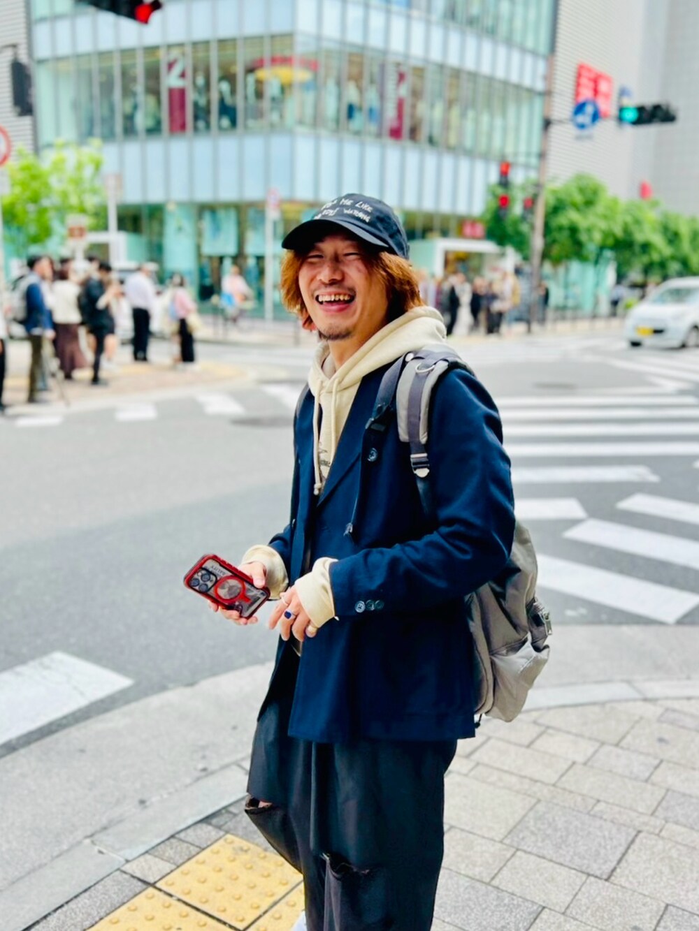 「やっぱり帽子が好き、ジャケット、スラックス、きれいめカジュアル、ZARA、古着MIX、レイヤードスタイル」｜「sacai × PORTERのアイテム（バックパック/リュック、シルバー系）」を使った、ちゃんまつ:Reさん（メンズ・166cm）の春コーディネートの4枚目の写真