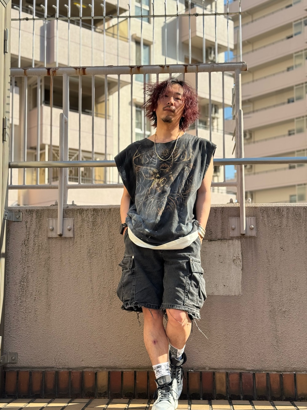 「夏コーデ、ノースリーブ、カーゴパンツ、ショートパンツ、リメイク、GU、ZARA、古着MIX」｜「GU remakeのアイテム（その他パンツ、ブラック系）」を使った、ちゃんまつ:Reさん（メンズ・166cm）の夏コーディネートの3枚目の写真
