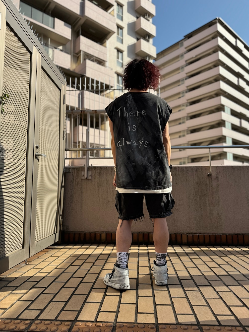 「夏コーデ、ノースリーブ、カーゴパンツ、ショートパンツ、リメイク、GU、ZARA、古着MIX」｜「GU remakeのアイテム（その他パンツ、ブラック系）」を使った、ちゃんまつ:Reさん（メンズ・166cm）の夏コーディネートの4枚目の写真