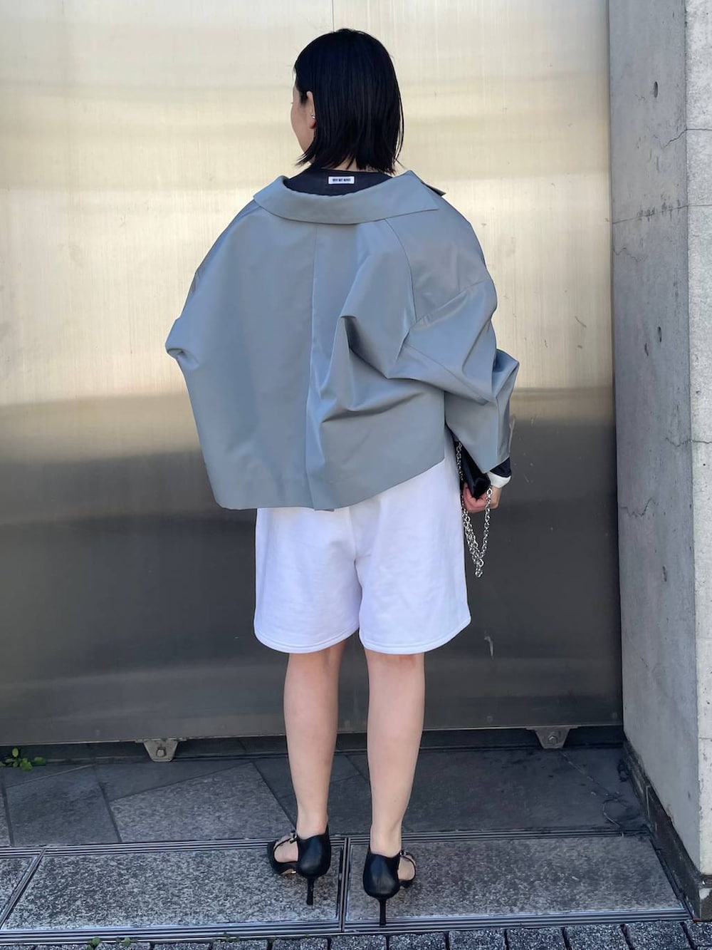 「低身長、ハンサム、モード、ベーシック/シンプル、Chaos」｜「ChaosのChaos(カオス)/◆WHY NOT NOW◆ウィットロングTシャツ（Tシャツ/カットソー、グレー系）」を使った、chaos_kawaさん（レディース・150cm）の冬コーディネートの5枚目の写真