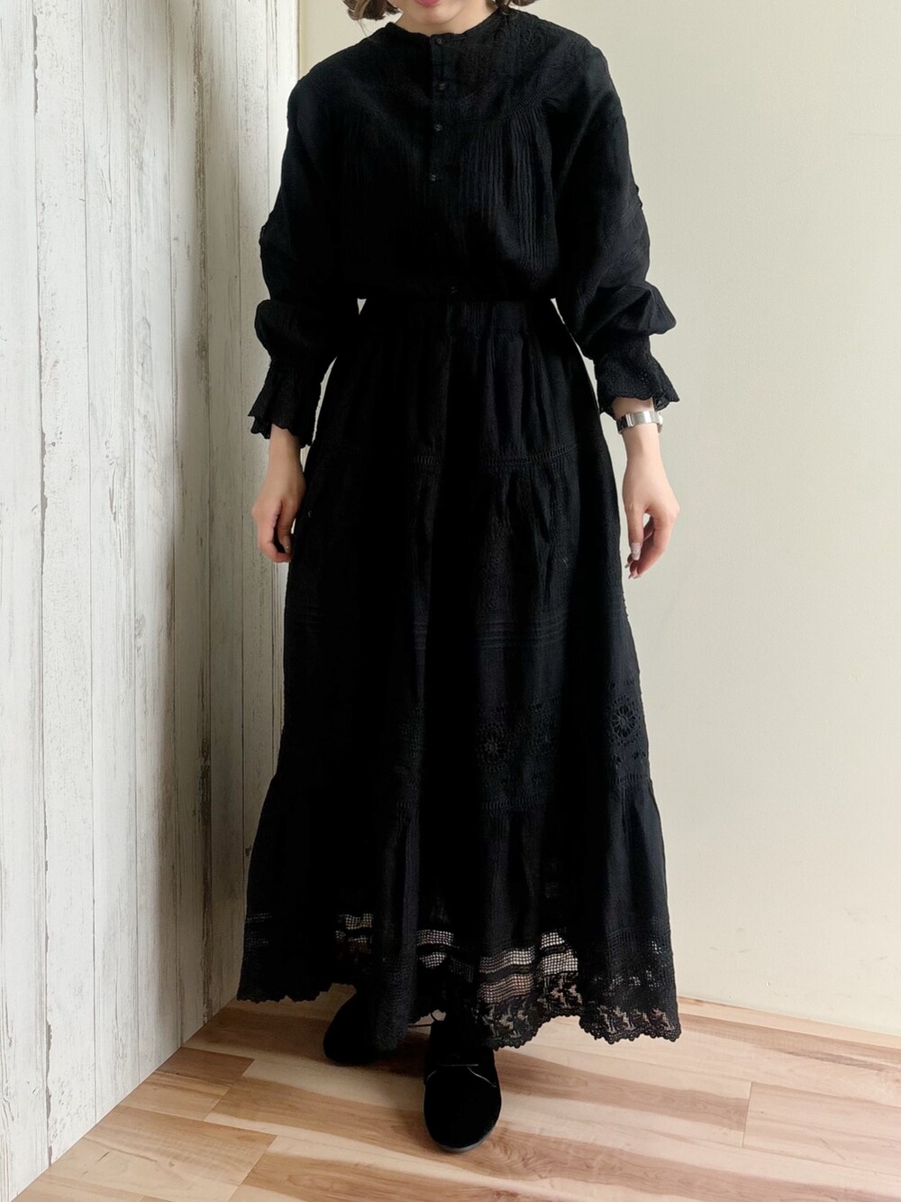 「アツいコーデ全部見せ、レイヤードスタイル、お出かけコーデ、ブラック、ブラックコーデ、モノトーン、kazumiコラボ、kazumi、kazumiさんコラボ、今日のコーデ、ゆるコーデ、秋服」｜「SM2✖️kazumiさんコラボ🍂のアイテム（その他、その他）」を使った、ナカガワさん（レディース・156cm）の夏コーディネートの5枚目の写真