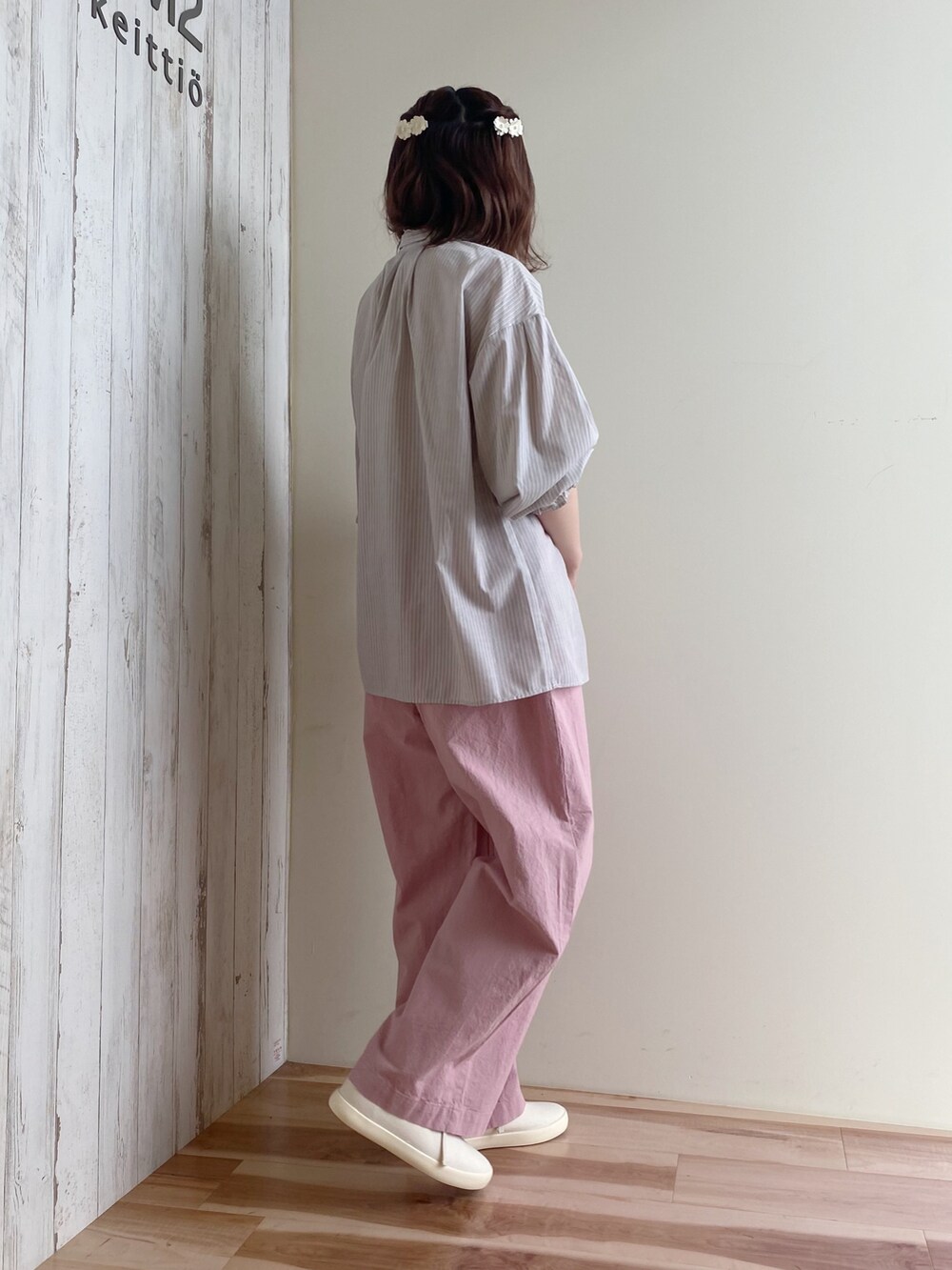 「春のNewスタイル、シンプル、春カラー、ピンク、ストライプシャツ、お出かけコーデ、ピンクコーデ、ゆべしコラボ、ゆべし×SamansaMos2、スニーカー、スニーカーコーデ、骨格ウェーブ、ブラウス、低身長コーデ」|「🌸イオン超!春トク祭り🌸のアイテム(その他、ピンク系)」を使った、ナカガワさん(レディース・156cm)の春コーディネートの4枚目の写真