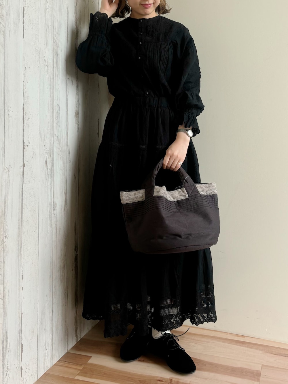 「アツいコーデ全部見せ、レイヤードスタイル、お出かけコーデ、ブラック、ブラックコーデ、モノトーン、kazumiコラボ、kazumi、kazumiさんコラボ、今日のコーデ、ゆるコーデ、秋服」｜「SM2✖️kazumiさんコラボ🍂のアイテム（その他、その他）」を使った、ナカガワさん（レディース・156cm）の夏コーディネートの2枚目の写真