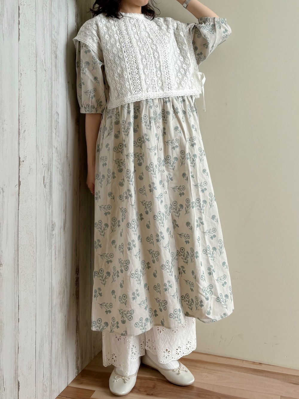 「初夏コーデ、シンプルスタイル、カジュアルスタイル、今日のコーデ、おしゃれさんと繋がりたい、オトナカワイイ、刺繍、ワンピース、ペチパンツ、ペチコート、オフホワイト、ホワイト、ミントグリーン、バレエシューズ」｜「キャン60周年記念バッグ🎁のアイテム（その他、その他）」を使った、ナカガワさん（レディース・156cm）の春コーディネートの2枚目の写真