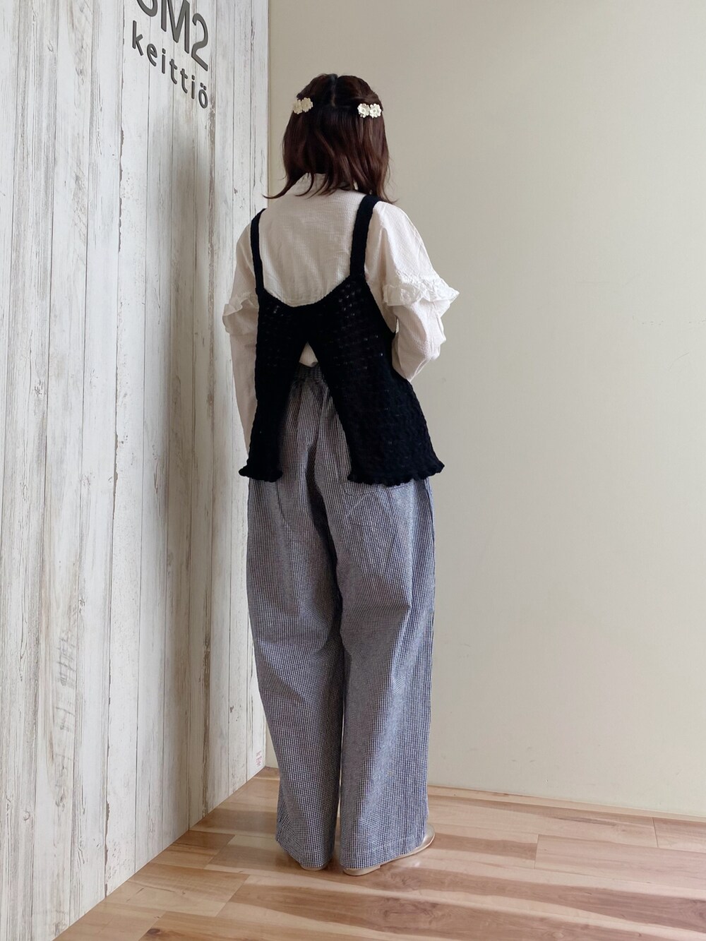 「春のNewスタイル、シンプル、低身長コーデ、オトナカワイイ、着回しコーデ、モノトーンコーデ、レイヤードスタイル、ベスト、ニットベスト、ビスチェ、ブラウス、シロシャツ、パンツスタイル、ゆべしコラボ、バレエシューズ」|「🌸イオン超!春トク祭り🌸のアイテム(その他、ピンク系)」を使った、ナカガワさん(レディース・156cm)の春コーディネートの3枚目の写真