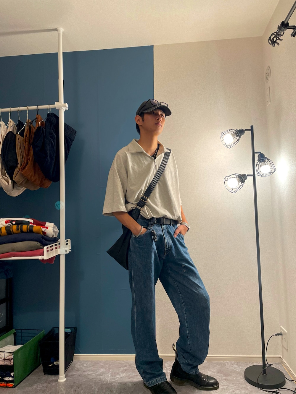 「秋コーデ、カジュアルコーデ、秋服準備はじめました、シンプルスタイル、秋服、お出かけコーデ、古着MIX、タックイン、ブーツ、メンズコーデ、WYM、LIDnM、ハーフジップ」|「jeansのアイテム(メガネ、ブラック系)」を使った、kau!n/tommy skさん(メンズ・181cm)の秋コーディネートの4枚目の写真