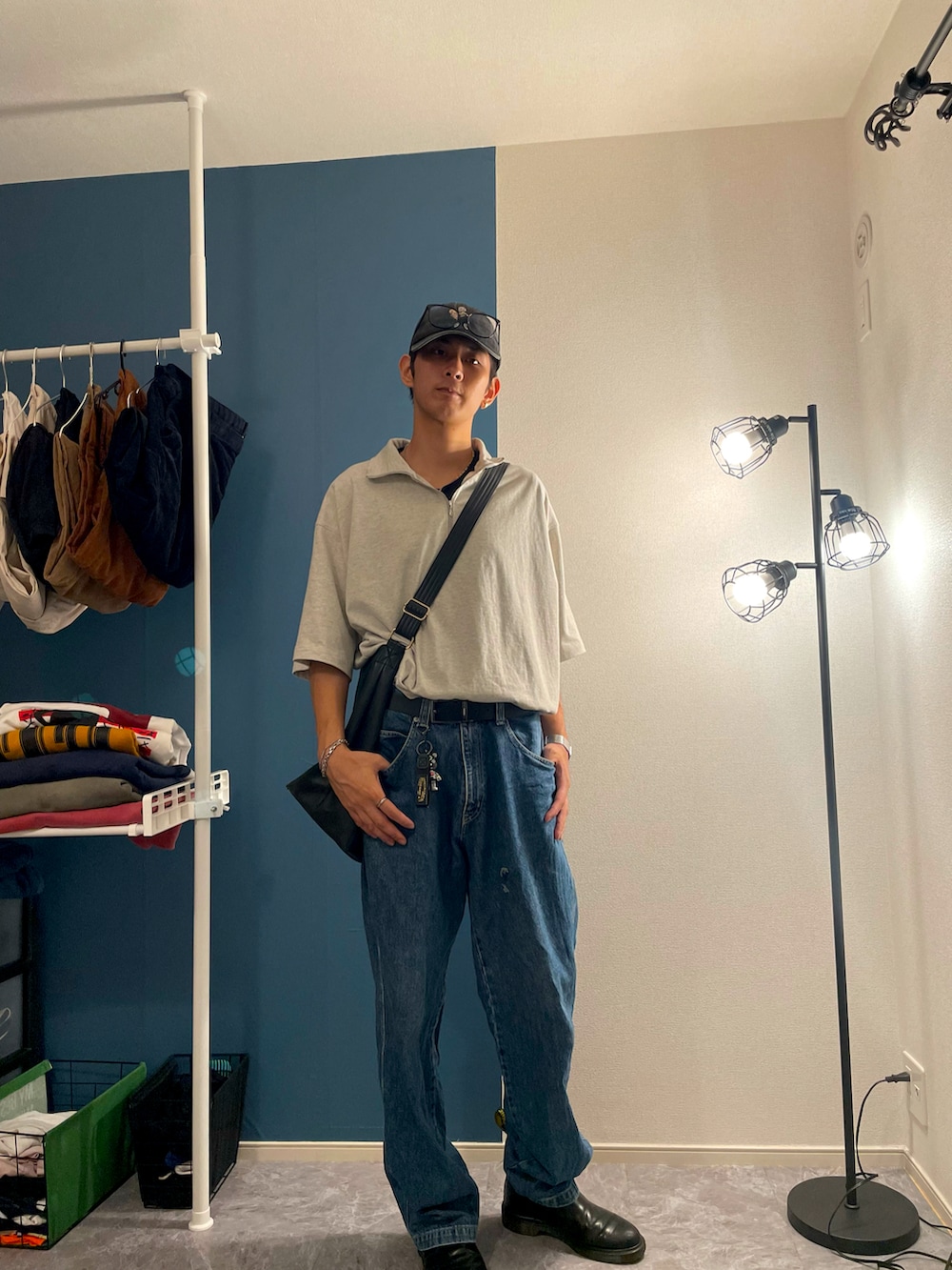 「秋コーデ、カジュアルコーデ、秋服準備はじめました、シンプルスタイル、秋服、お出かけコーデ、古着MIX、タックイン、ブーツ、メンズコーデ、WYM、LIDnM、ハーフジップ」|「jeansのアイテム(メガネ、ブラック系)」を使った、kau!n/tommy skさん(メンズ・181cm)の秋コーディネートの2枚目の写真