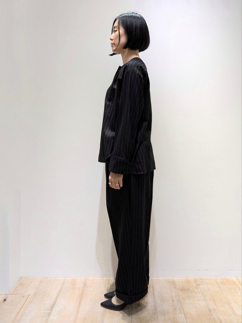 その他のシャツ/ブラウス、その他のその他パンツを着用したレディースの冬コーディネートの4枚目の写真