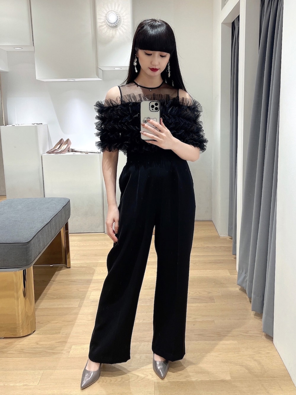 KIHO NISHITANIさんの「LADYチュールオフショルパンツドレス（LAGUNAMOON）」を使ったコーディネートの6枚目の写真