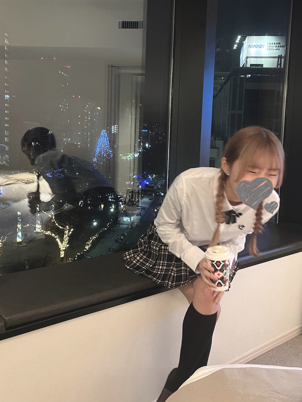 「TOMMY HILFIGER、ROMANTICCROWN×TARGETTO、PARTY、ディナー、制服っぽい、ミニスカート、韓国ファッション、春コーデ、秋コーデ、冬コーデ、大学生コーデ」｜「tommy jeansのチェックプリーツミニスコート（スカート、ブラック系）」を使った、Hana*.ﾟさん（レディース・156cm）の夏コーディネートの3枚目の写真