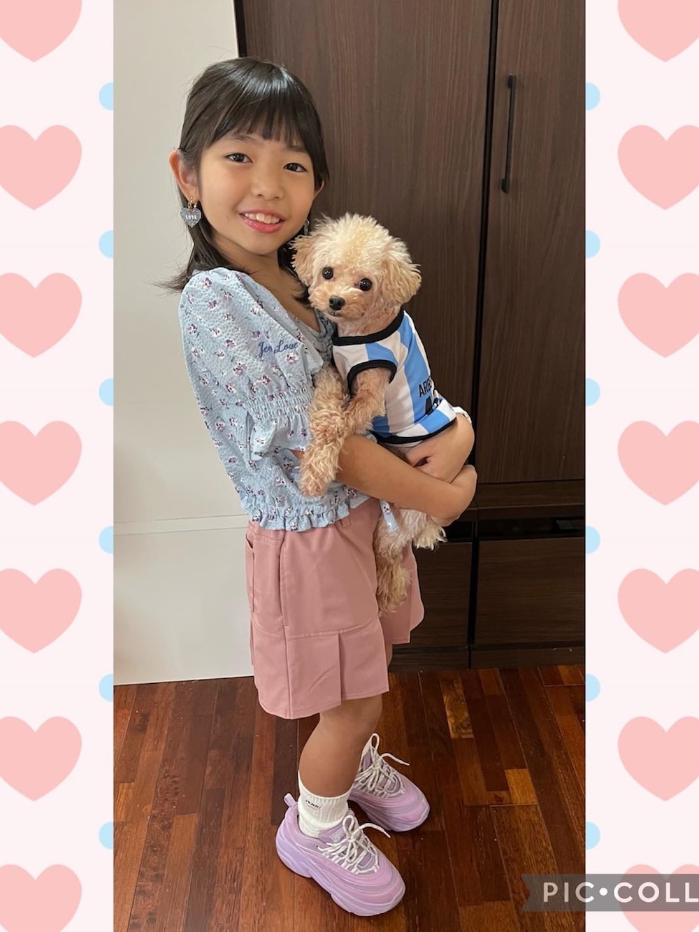 ブルー系のシャツ/ブラウス、ピンク系のその他パンツ、パープル系のスニーカーを着用したキッズの春コーディネートの3枚目の写真