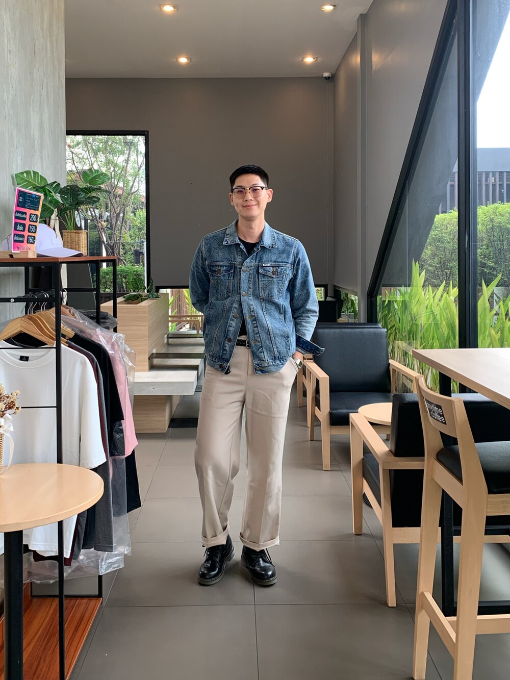 「working style、WORKWEAR」｜「Dr. Martensのアイテム（ブーツ、ブラック系）」を使った、unbroken117さん（メンズ・180cm）の春コーディネートの2枚目の写真